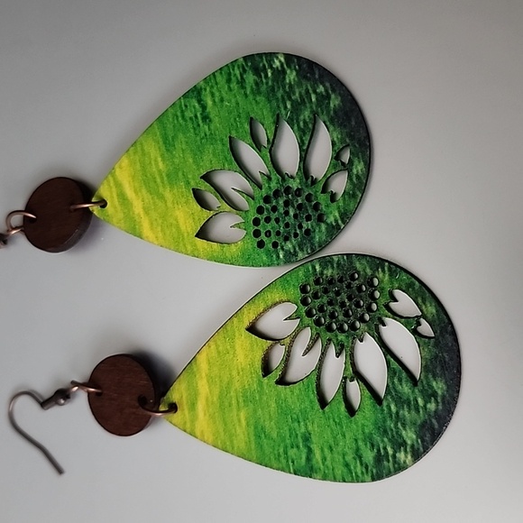Wood Cutout Colorful SunFlower  BOHEMIAN  Disc/Teardrop Lightweight Ear - Picture 2 of 5